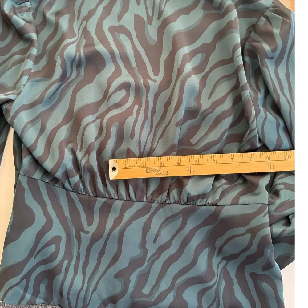 J. Crew Women 4 Charmeuse Satin Abstract Zebra Print Popover Blouse Artsy Sultry